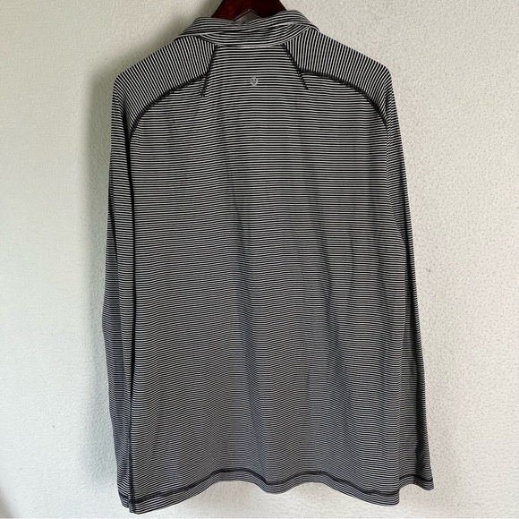 Lululemon Surge Warm Half Zip Mens Large Mini Pop Black White Stripe Tech Shirt - Picture 15 of 16